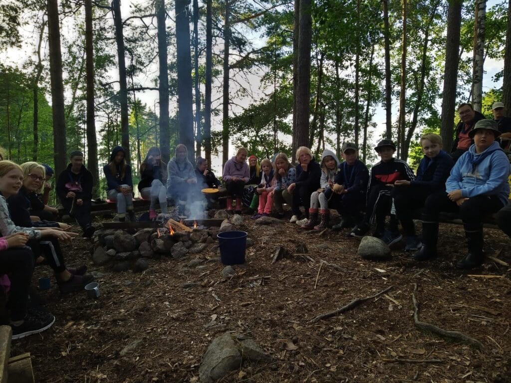 Iltanuotio kesäleirillä 2021